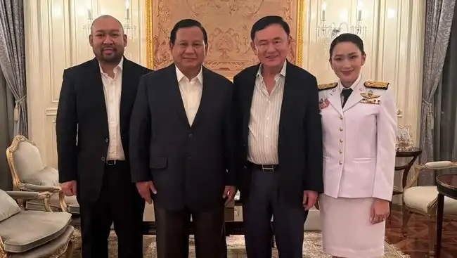 Prabowo Subianto bersama mantan Perdana Menteri Thailand Thaksin Shinawatra