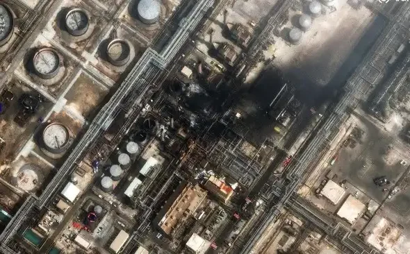 Houthi Serang Kilang Minyak