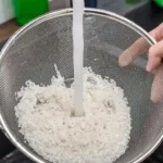 Mencuci Beras
