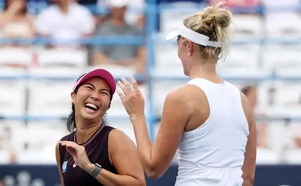 Aldila Sutjiadi dan Routliffe