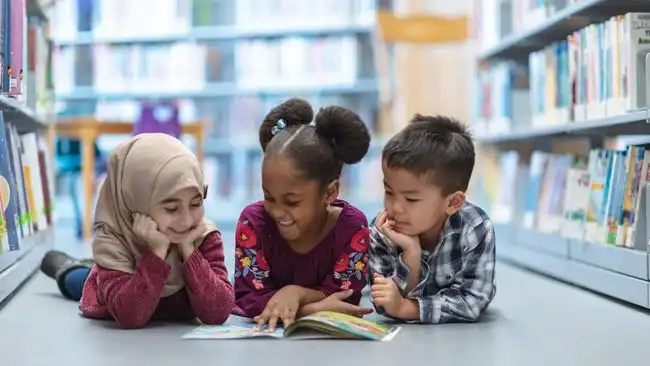 Cara mengajari anak berbagi