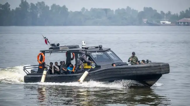 Evakuasi korban kapal virgo