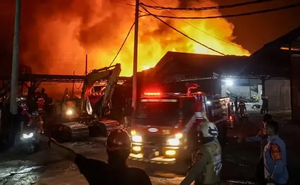 Kebakaran TPA Putri Cempo