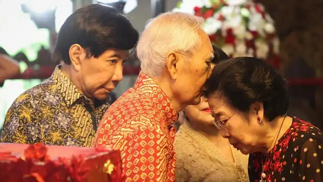 Megawati Jenguk Guruh Soekarnoputra