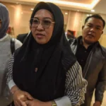 Bupati Gowa Sitti Husniah Talenrang usai pemeriksaan tersangka di Kortas Tipidkor Polri