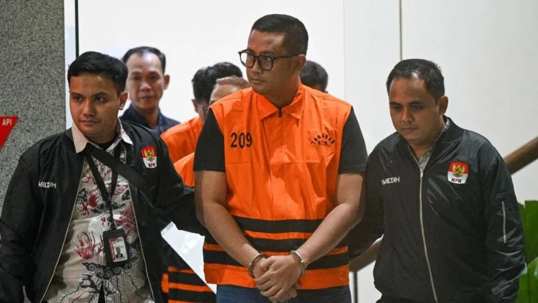 Penggeledahan rumah dinas Bupati Klaten oleh KPK