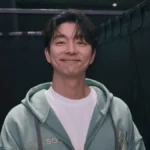 Gong Yoo menyapa penggemar saat fan meeting Gong Yoo The Long Take di Istora Senayan