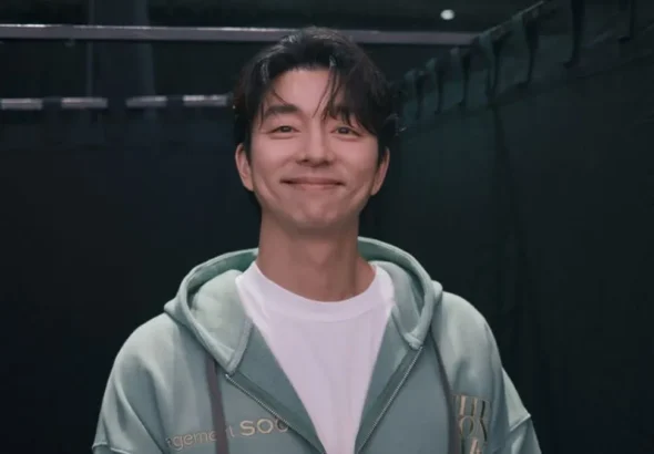 Gong Yoo menyapa penggemar saat fan meeting Gong Yoo The Long Take di Istora Senayan
