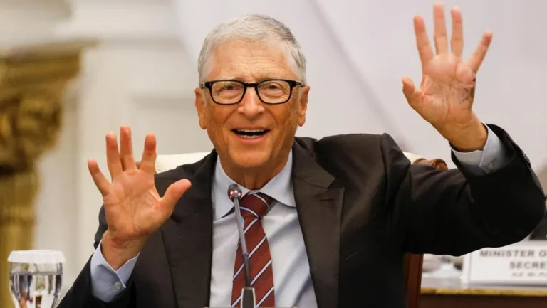 Bill Gates memperingatkan gejolak AI selama dua dekade masa transisi