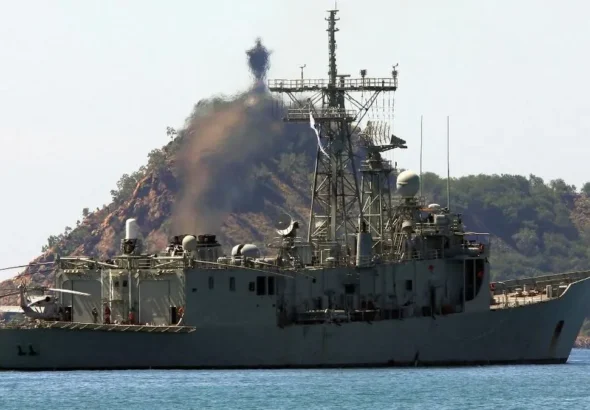Kamera tersembunyi HMAS Leeuwin ditemukan di kapal Angkatan Laut Australia]