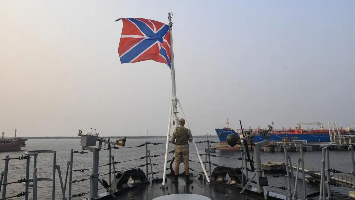 Kapal perang Rusia Armada Pasifik berlabuh di dermaga Tanjung Priok, Jakarta Utara]