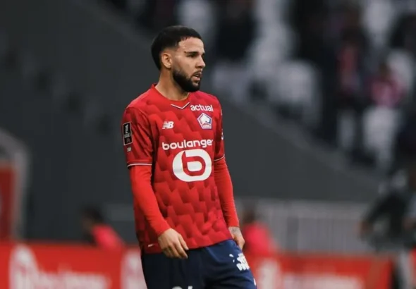 Calvin Verdonk bermain dalam laga Lille vs Brest di Ligue 1