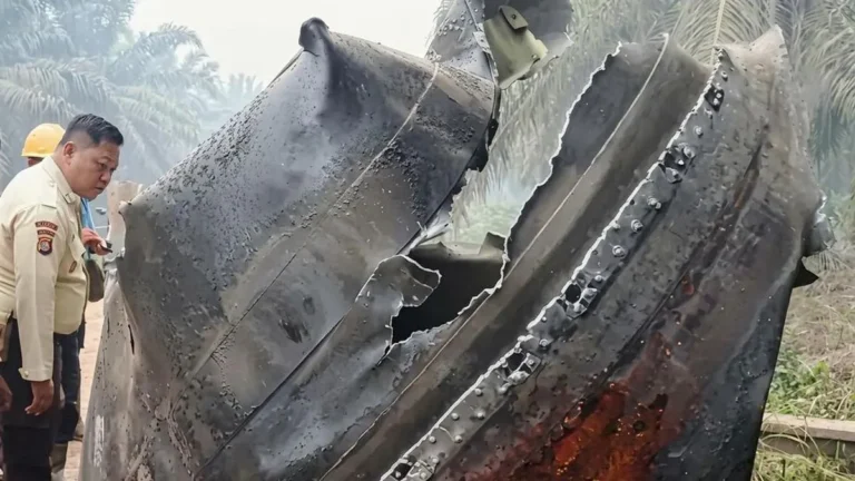 Logam misterius Kotim berbekas terbakar ditemukan di kebun sawit Kalimantan Tengah