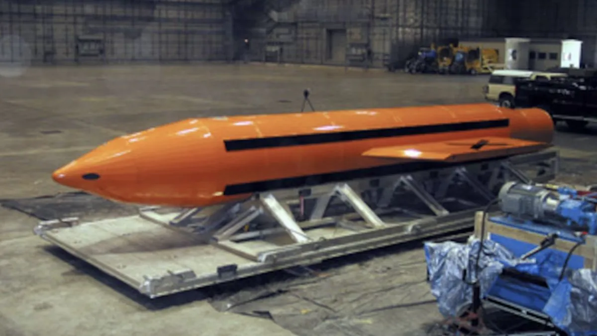 AS pertimbangkan Mother of All Bombs untuk menyerang Iran]