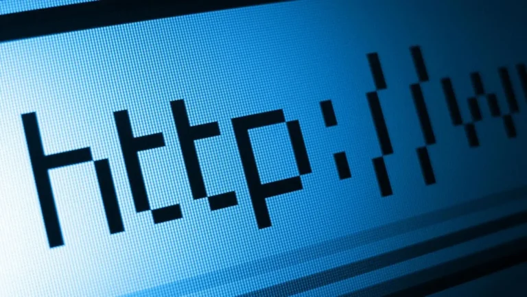 Pengguna ponsel Indonesia nonton di browser dengan fitur VPN dan pemblokir iklan
