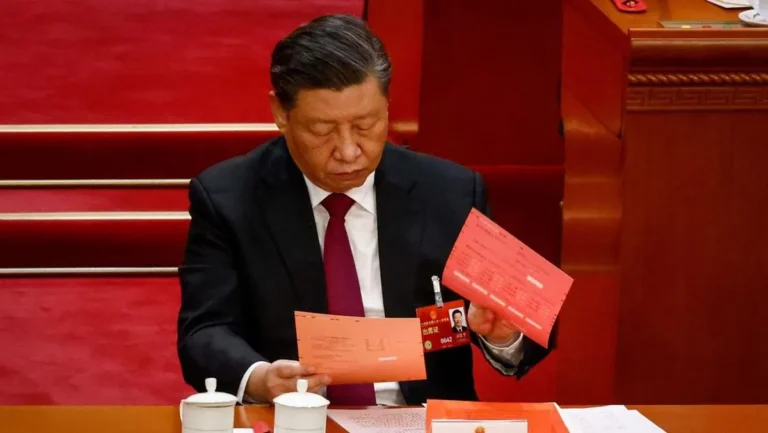 Xi Jinping bersih-bersih 33 pejabat Partai Komunis China