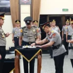 Rotasi perwira Polri oleh Kapolri Suyudi Ario Seto lewat tiga surat telegram]