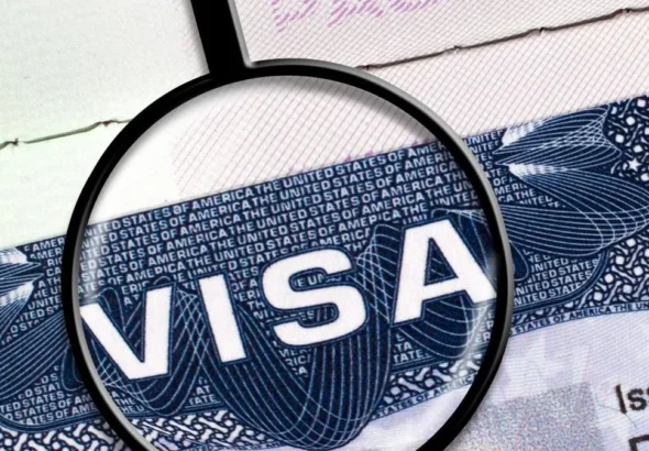 Pekerja asing mengurus visa 482 Australia untuk bekerja dengan sponsor perusahaan]